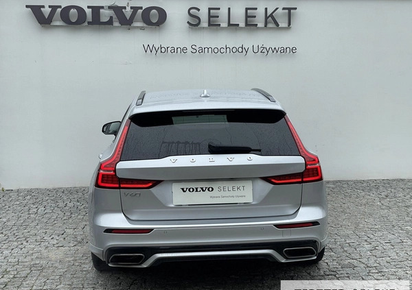 Volvo V60 cena 134900 przebieg: 120000, rok produkcji 2020 z Warszawa małe 631
